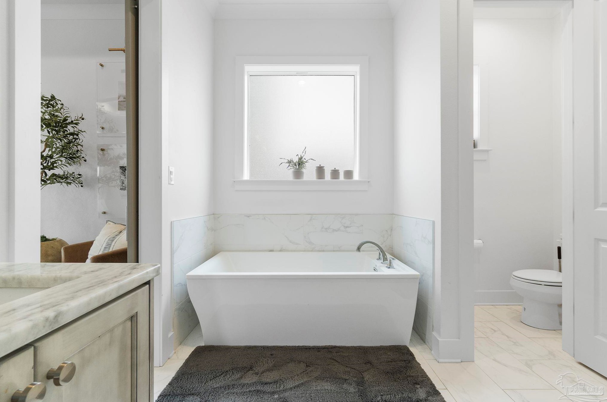 1600 Scott St, Pensacola FL 32501-1237 exterior