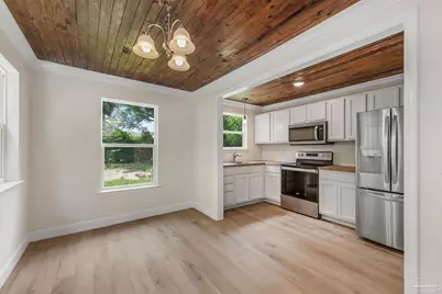 211 Broadmoor Ln, Pensacola, FL 32507 - Photo 4