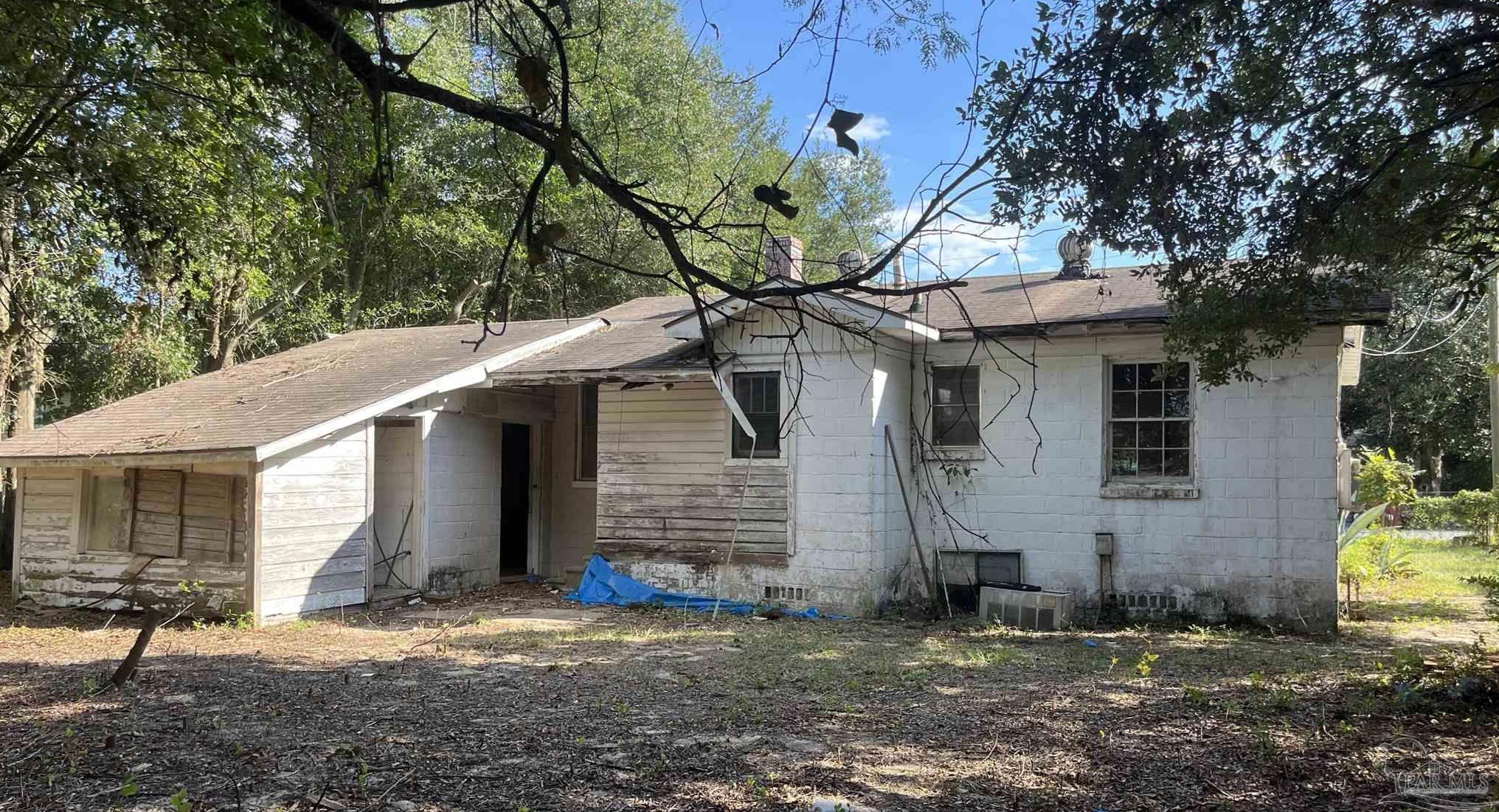 28 Mindoro Cir, Pensacola, FL 32507