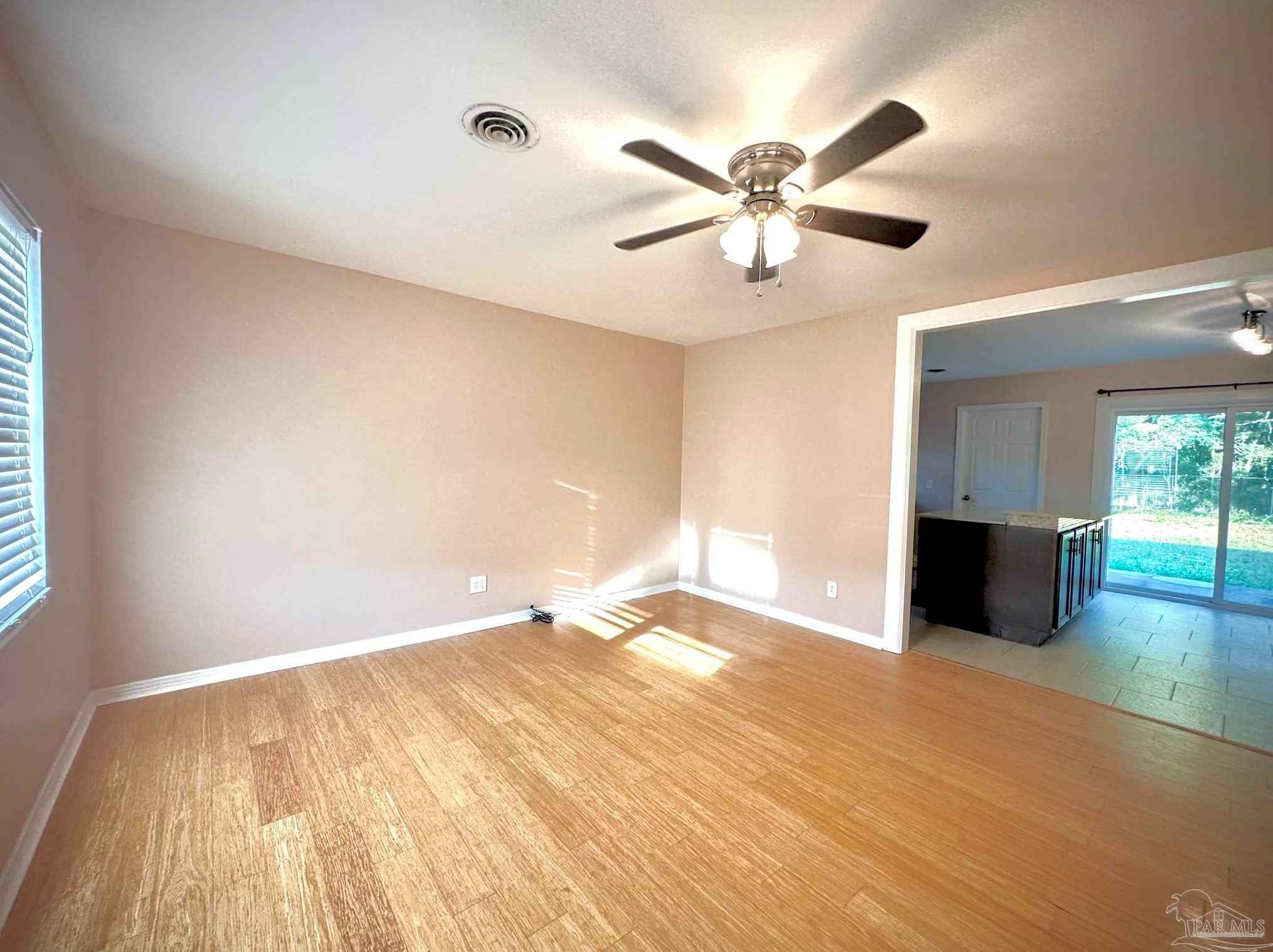 5872 Avondale Rd, Pensacola, FL 32526