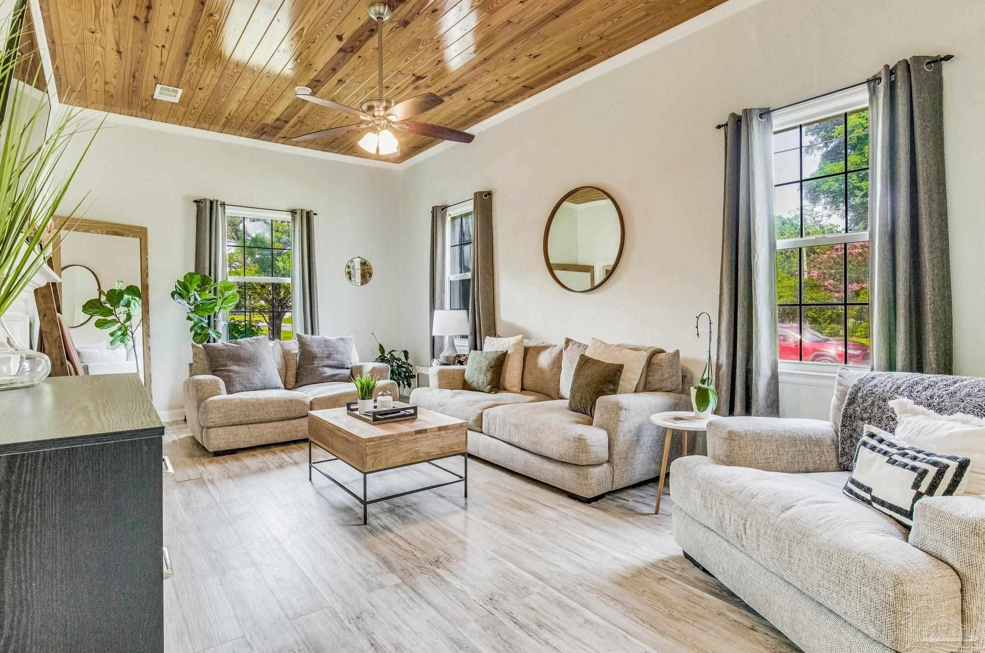 1629 E Lakeview Ave, Pensacola, FL 32503