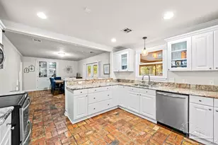 3847 Dunwoody Dr, Pensacola, FL 32503 - Photo 12