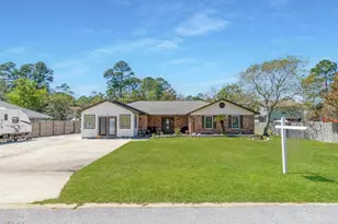 1609 Sumatra Ln, Gulf Breeze, FL 32563 - Photo 2