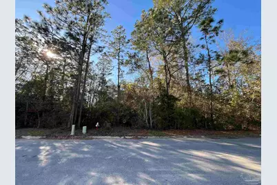 1046 Fleming Dr, Pensacola, FL 32534 - Photo 2