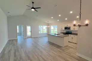 927 Pine Top Ln, Cantonment, FL 32533 - Photo 2