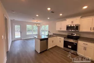 998 Brimwood Cir, Cantonment, FL 32533 - Photo 4