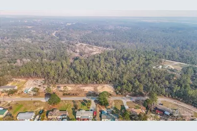 8021 Twin Lake Dr, Milton, FL 32583 - Photo 16