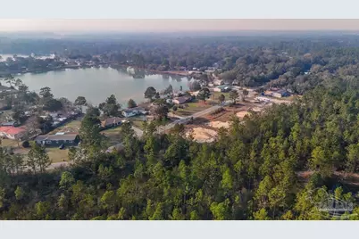 8021 Twin Lake Dr, Milton, FL 32583 - Photo 10