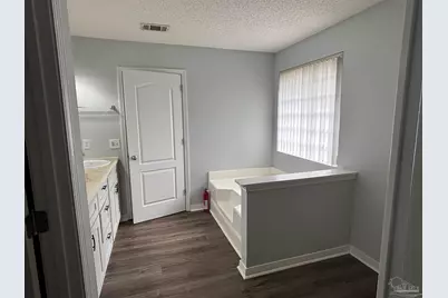 5955 Ashton Woods Cir, Milton, FL 32570 - Photo 18