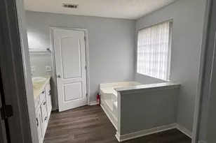 5955 Ashton Woods Cir, Milton, FL 32570 - Photo 18