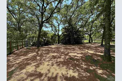 307 Katie St, Milton, FL 32583 - Photo 4