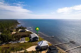 5539 Soundside Dr, Gulf Breeze, FL 32563 - Photo 2