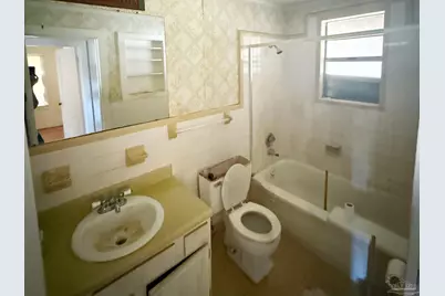 303 Yoakum Ct, Pensacola, FL 32505 - Photo 10