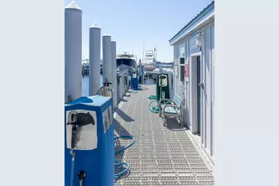 300 Pensacola Beach Rd, Gulf Breeze, FL 32561 - Photo 18