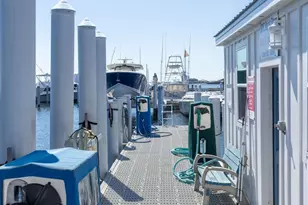 300 Pensacola Beach Rd, Gulf Breeze, FL 32561 - Photo 18