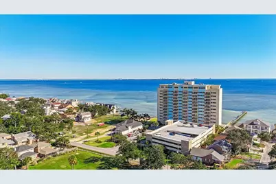 825 Bayshore Dr #203, Pensacola, FL 32507 - Photo 2