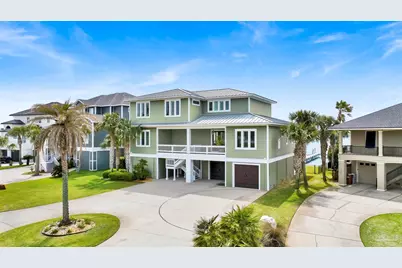 1070 Harbor Ln, Gulf Breeze, FL 32563 - Photo 2