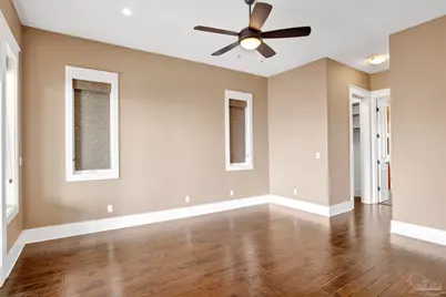 1070 Harbor Ln, Gulf Breeze, FL 32563 - Photo 16