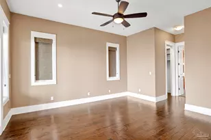 1070 Harbor Ln, Gulf Breeze, FL 32563 - Photo 16