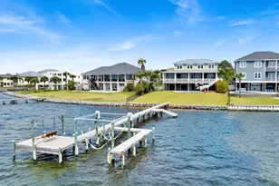 1070 Harbor Ln, Gulf Breeze, FL 32563 - Photo 56