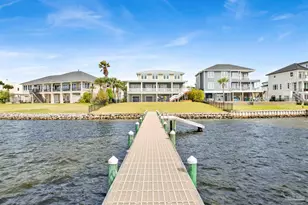 1070 Harbor Ln, Gulf Breeze, FL 32563 - Photo 50