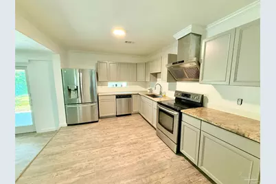 3235 Bayou Dr, Pensacola, FL 32505 - Photo 6