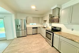 3235 Bayou Dr, Pensacola, FL 32505 - Photo 6