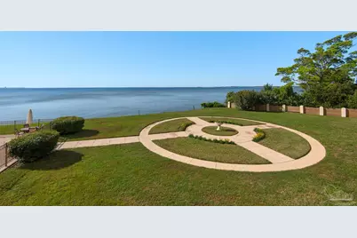 615 Bayshore Dr #206, Pensacola, FL 32507 - Photo 2
