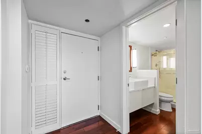 701 Port Royal Way #701, Pensacola, FL 32502 - Photo 2