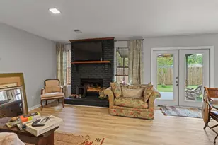 6273 Kirsten Dr, Pensacola, FL 32504 - Photo 10