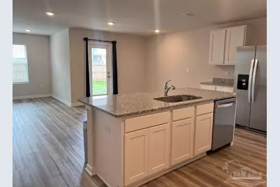 3842 James Stovall St, Pensacola, FL 32526 - Photo 2