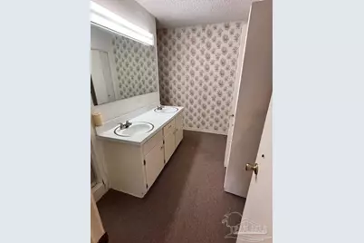 6235 Confederate Dr, Pensacola, FL 32503 - Photo 10