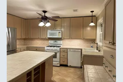 3036 Laurel Dr, Gulf Breeze, FL 32563 - Photo 6