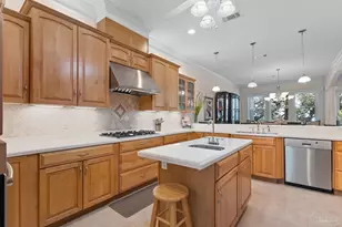 5393 Soundside Dr, Gulf Breeze, FL 32563 - Photo 10