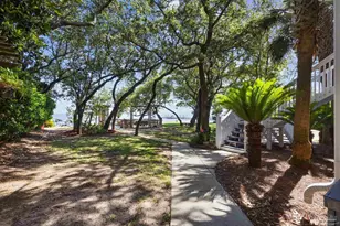 5393 Soundside Dr, Gulf Breeze, FL 32563 - Photo 2