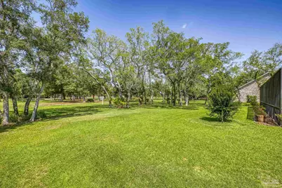 2796 Pebble Beach Dr, Navarre, FL 32566 - Photo 58