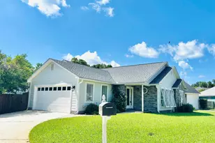 949 Osprey Ct, Pensacola, FL 32507 - Photo 1