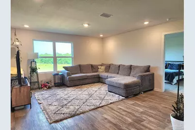 5621 Guinevere Ln, Milton, FL 32583 - Photo 12