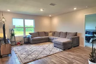 5621 Guinevere Ln, Milton, FL 32583 - Photo 12