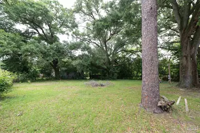 602 Palm Ct, Pensacola, FL 32505 - Photo 2