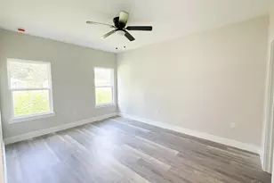 8601 Walnut Ave, Pensacola, FL 32534 - Photo 12