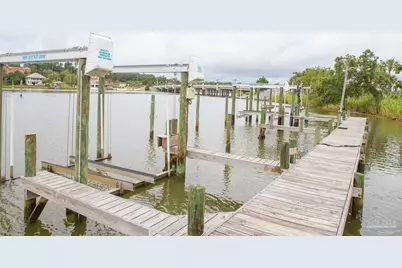 300 Bayou Blvd #106, Pensacola, FL 32503 - Photo 32