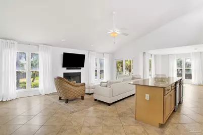 17 Calle Hermosa, Pensacola Beach, FL 32561 - Photo 8