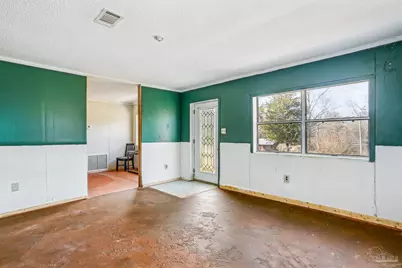 35 N Cypress St, Walnut Hill, FL 32568 - Photo 6