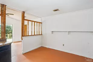 35 N Cypress St, Walnut Hill, FL 32568 - Photo 14