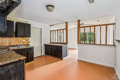 35 N Cypress St, Walnut Hill, FL 32568 - Photo 10