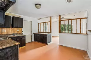 35 N Cypress St, Walnut Hill, FL 32568 - Photo 10