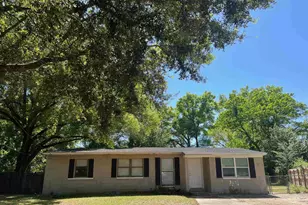 5535 Mayfair Cir, Pensacola, FL 32506 - Photo 2