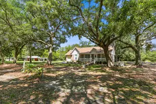 939 Avalon Blvd, Milton, FL 32583 - Photo 1