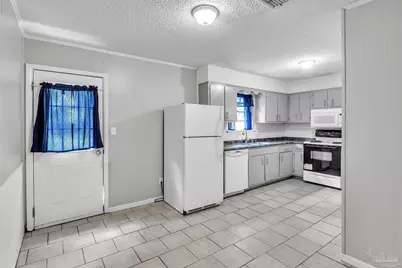907 Colbert Ave, Pensacola, FL 32507 - Photo 8